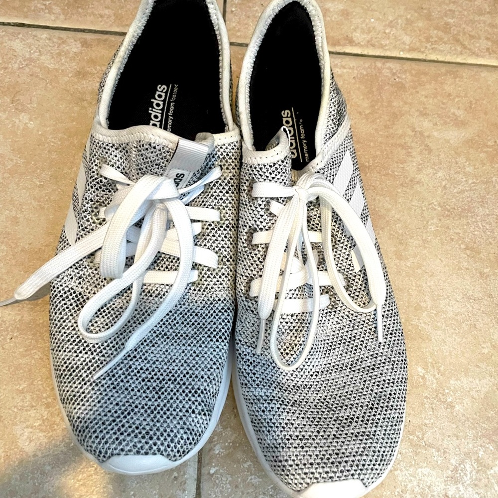 Like New Woman’s Adidas Sneakers